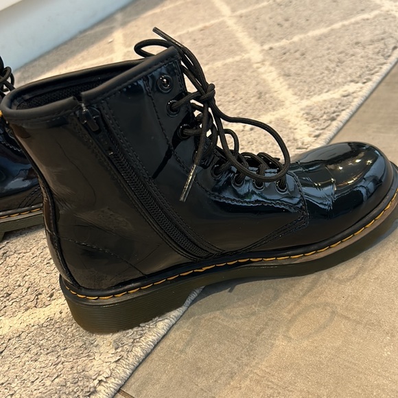 Doc Martins Patent leather size youth 4 - Picture 8 of 12